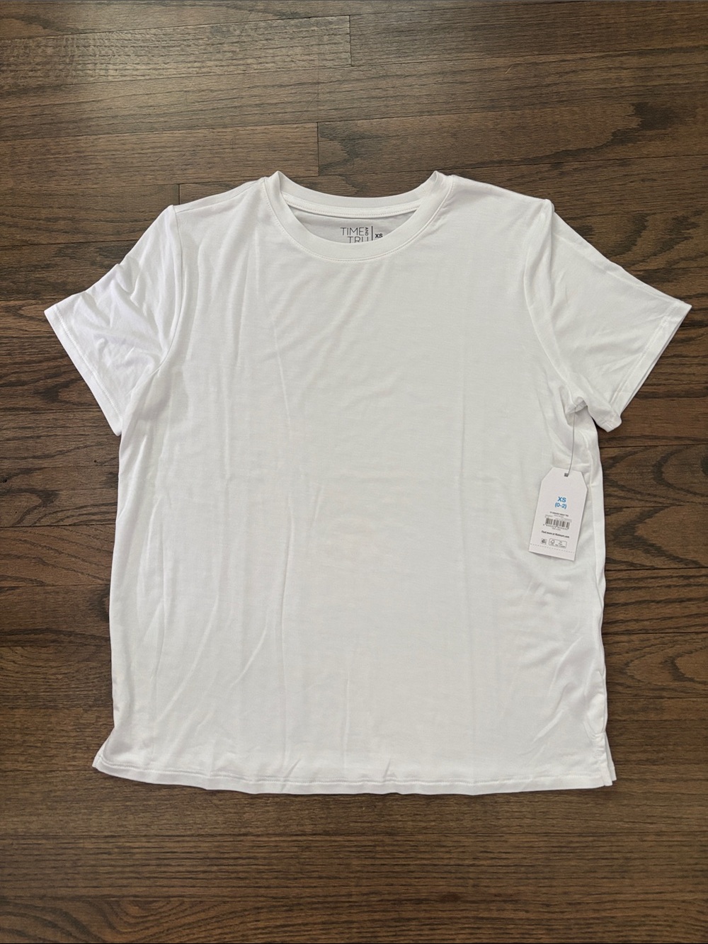 Time and Tru White Short-Sleeve Crewneck Tee - Picture 5 of 8